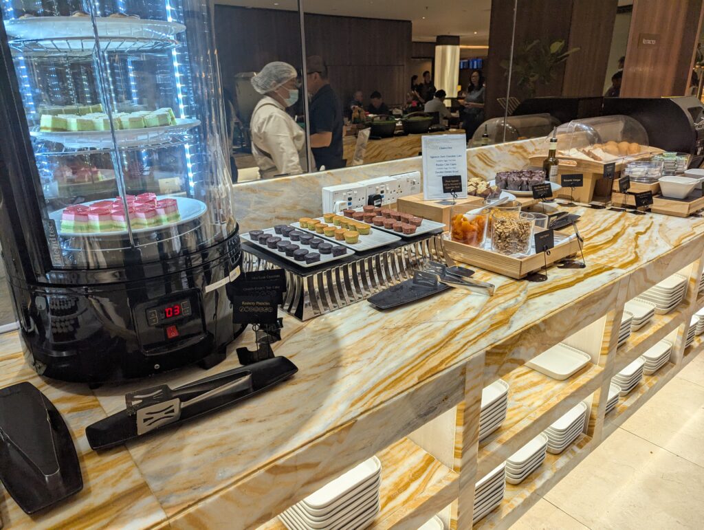 SilverKris Lounge Changi Terminal 2 Lounge Buffet 