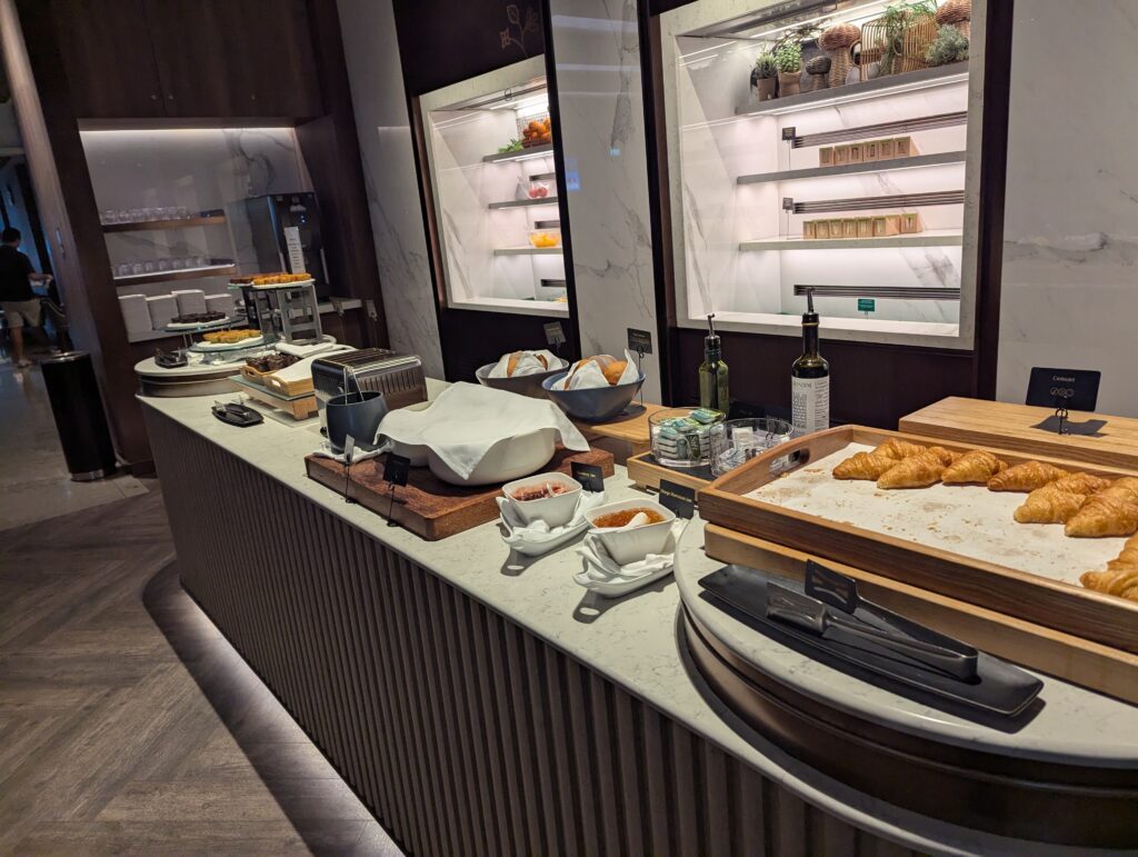 Singapore Airlines SilverKris Business Class Lounge Changi Terminal 3 Buffet