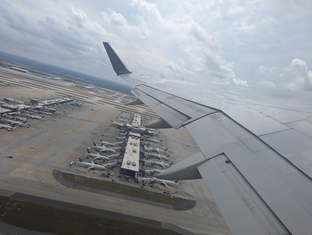 Delta 757-200 Window Takeoff