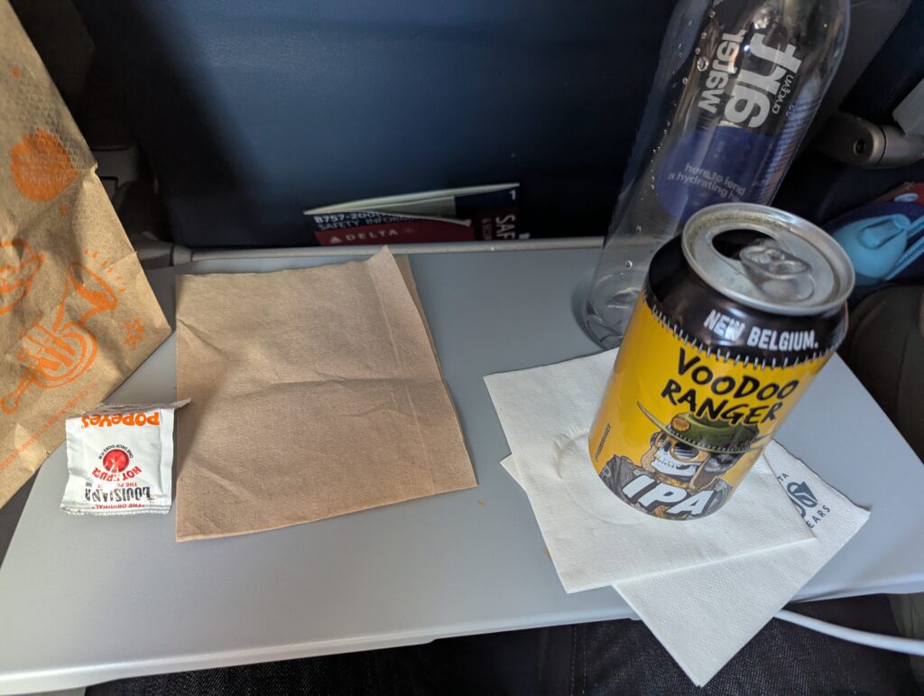 Delta 757-200 Main Cabin Drinks and Snacks