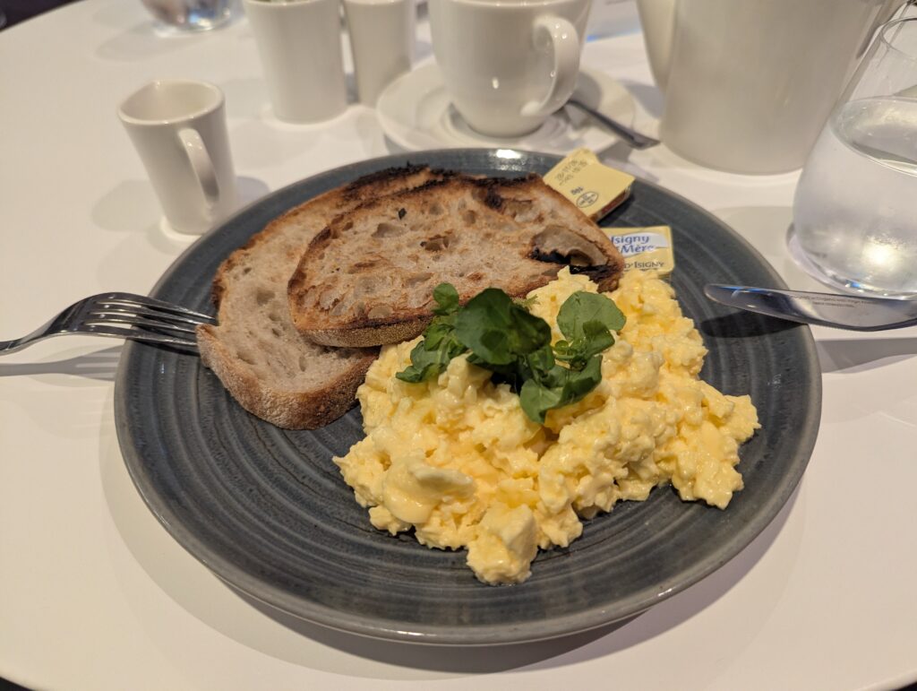 Virgin Atlantic Revivals Lounge LHR Breakfast