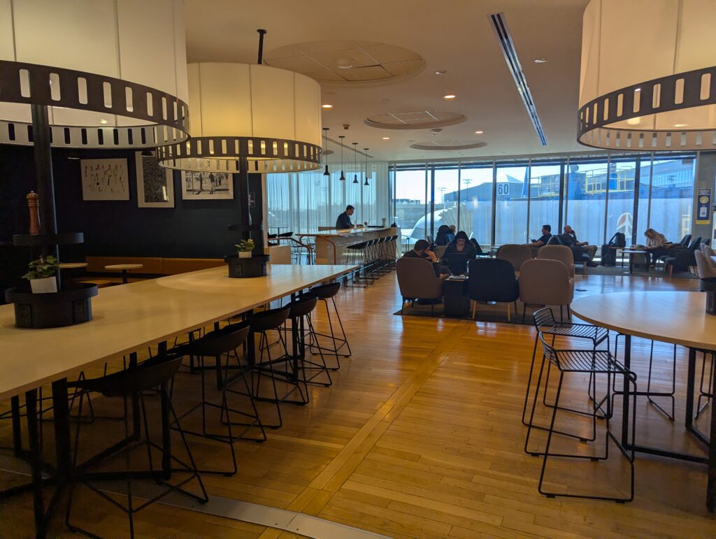 SAS Lounge Newark EWR Lounge Space