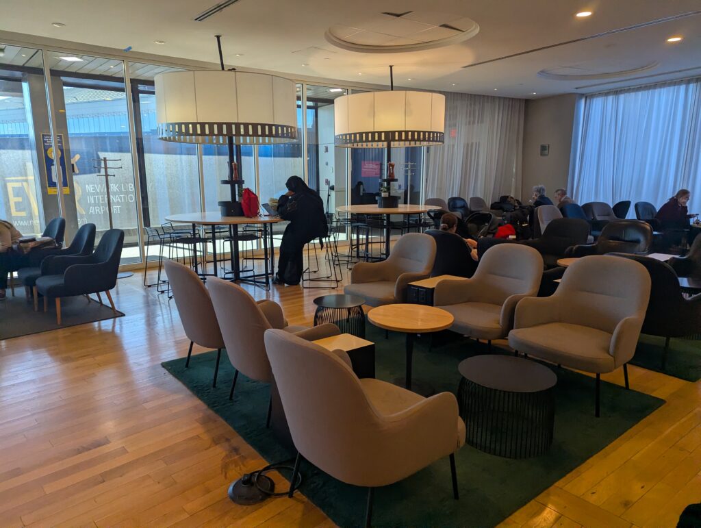 SAS Lounge Newark EWR Lounge Space