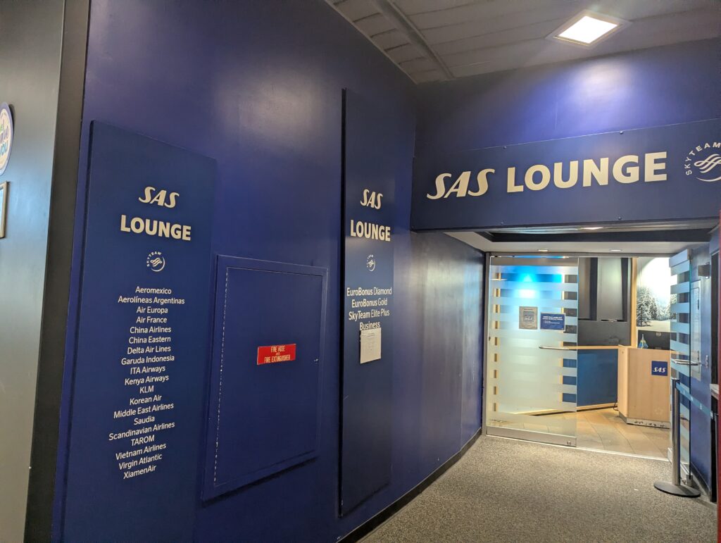 SAS Lounge Newark EWR Location and Entrance