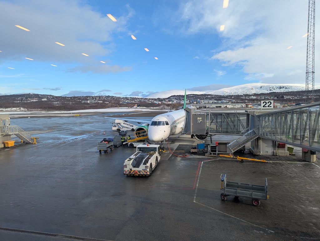 Widerøe E190 Boarding Tromso