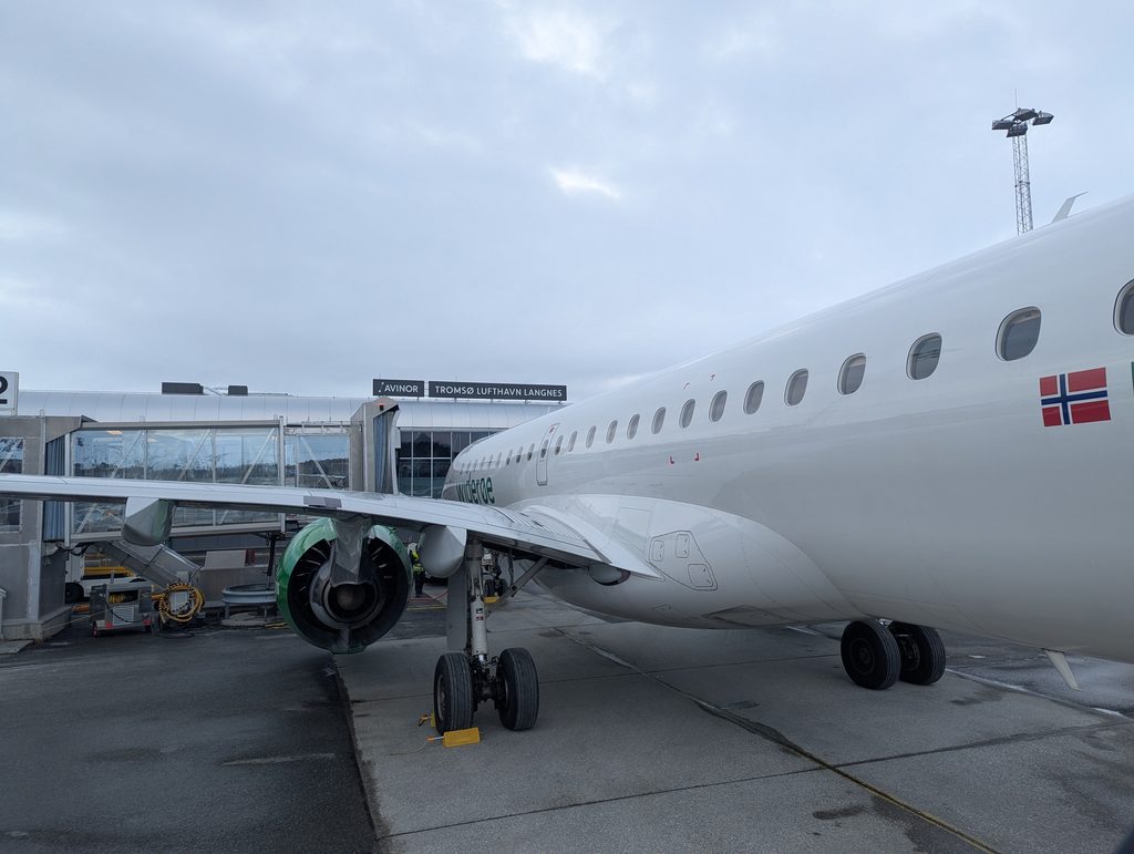 Widerøe E190 Boarding Tromso