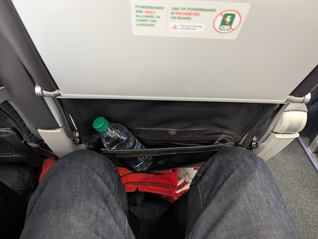 Widerøe E190 Economy Seat Legroom