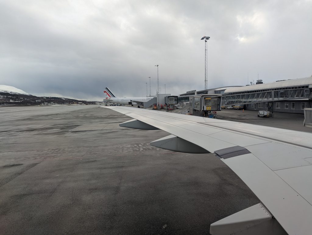 Widerøe E190 Window View