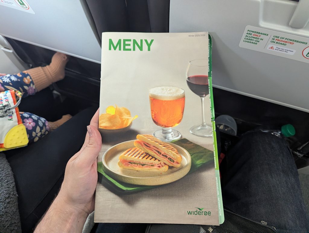 Widerøe E190 Drinks and Snack Menu