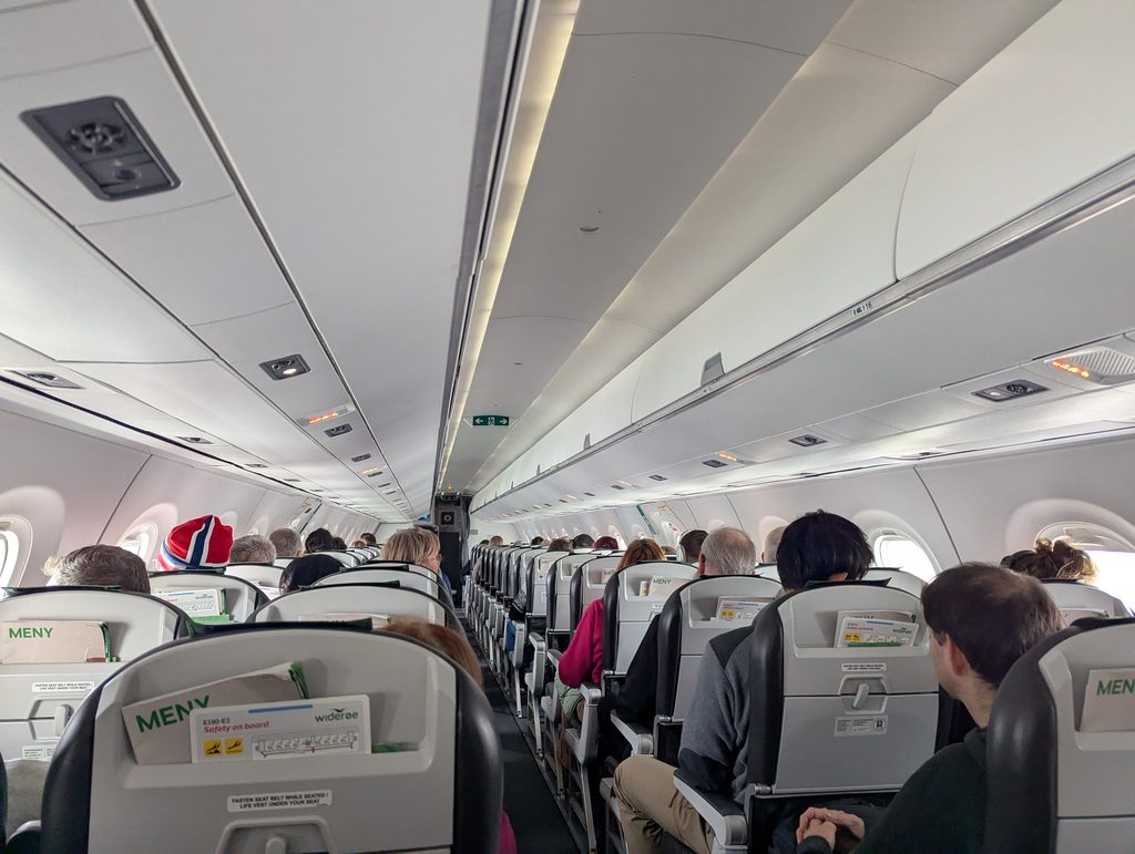 Widerøe E190 Push Back In Cabin