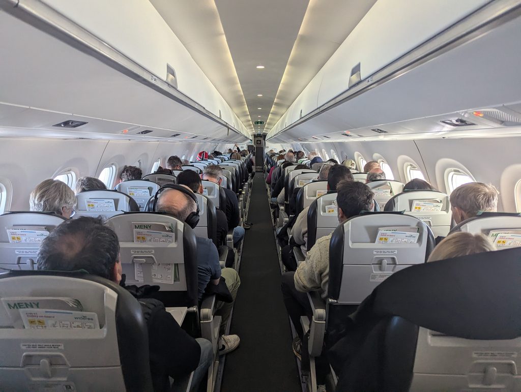 Widerøe E190 Cabin In Flight