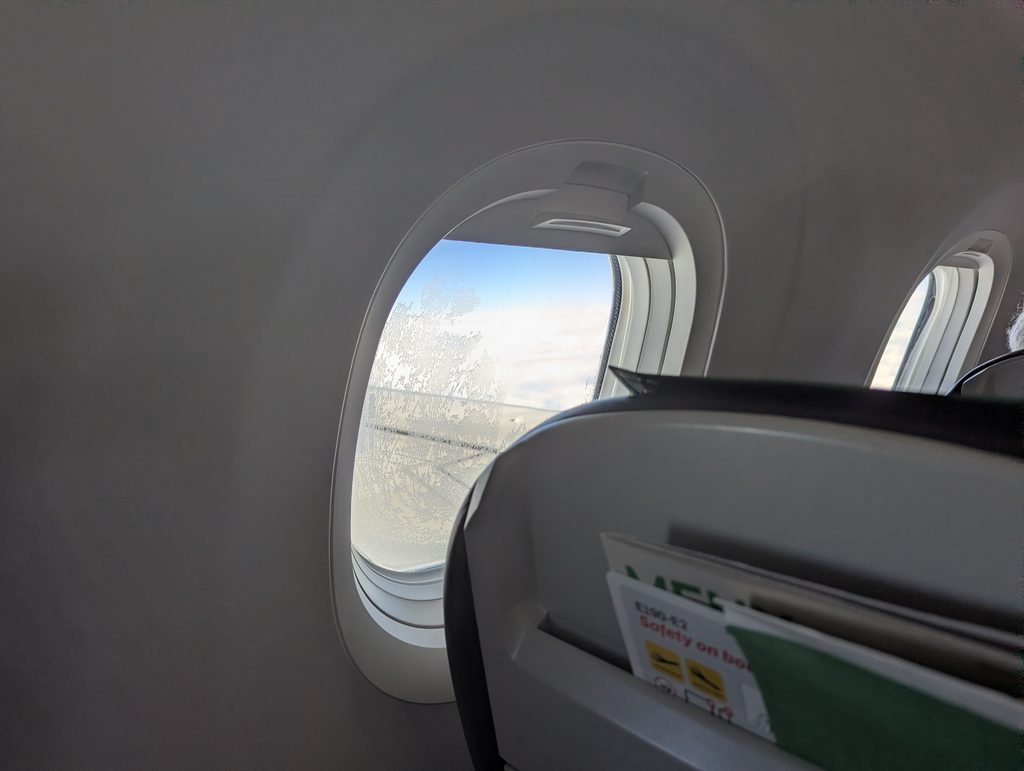 Widerøe E190 Landing View