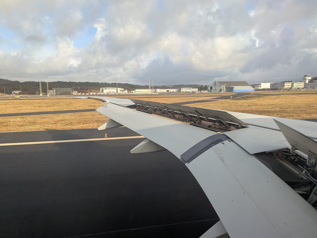 Widerøe E190 Landing Window View