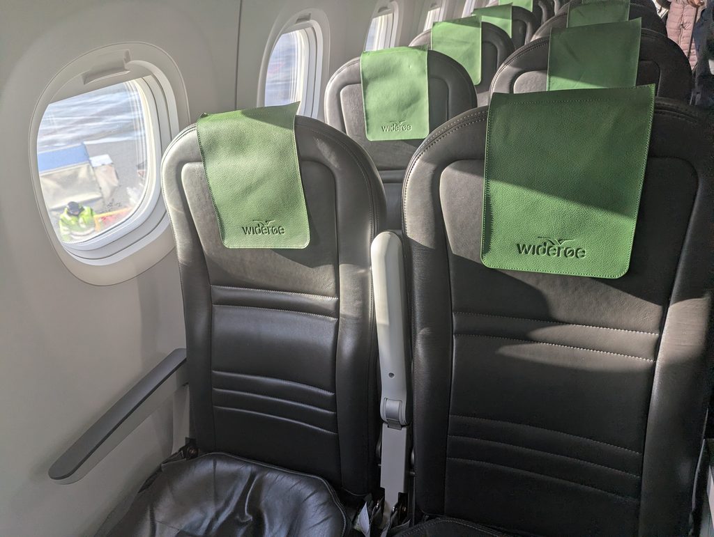 Widerøe E190 Economy Cabin Seating