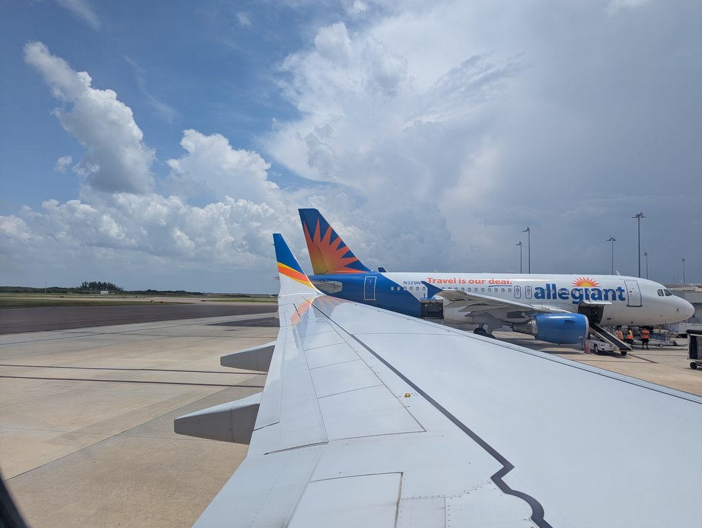 Allegiant 737-8 Max Pushback